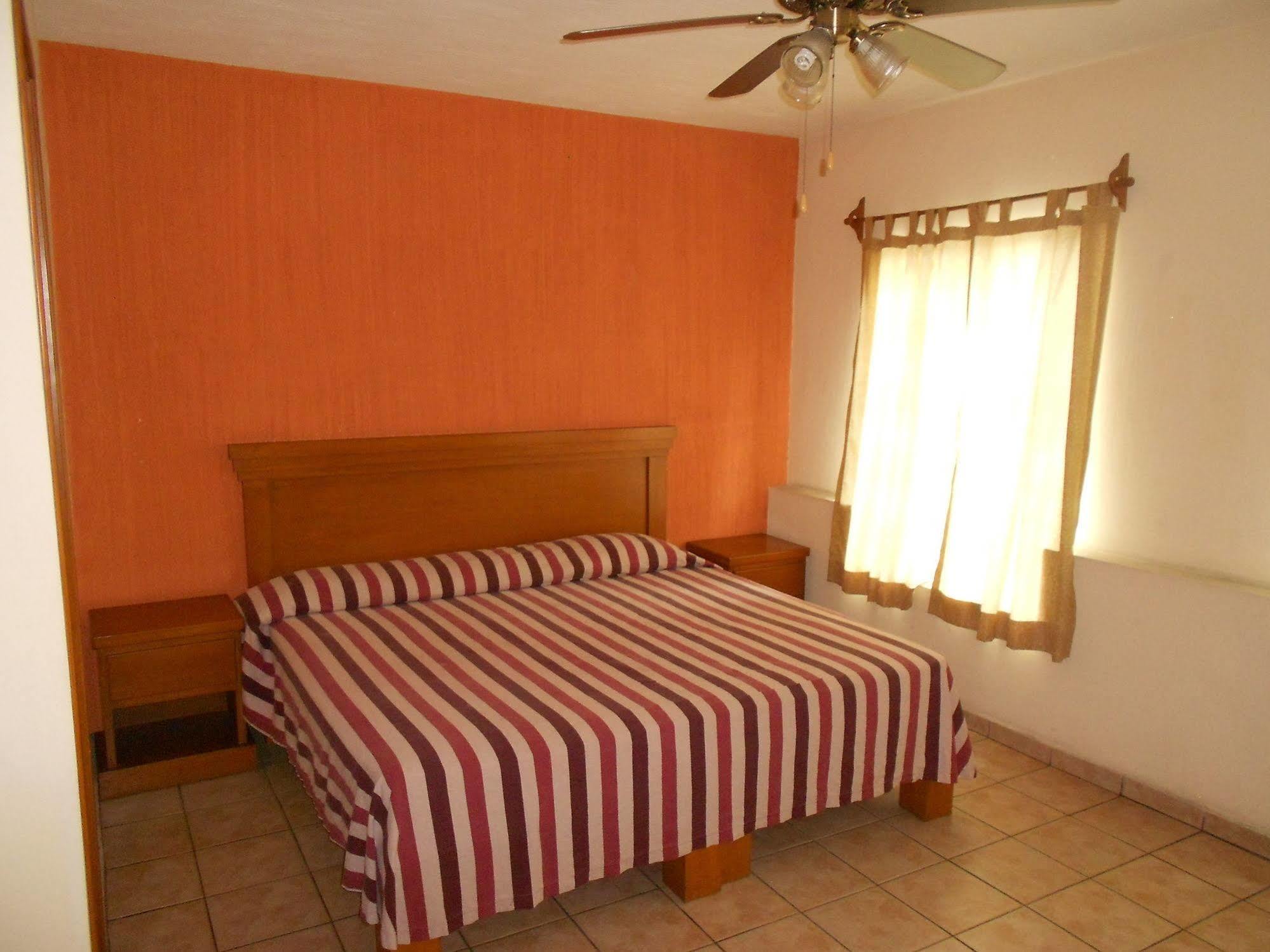Oyo Hotel Posada Garibaldi Guadalajara Buitenkant foto